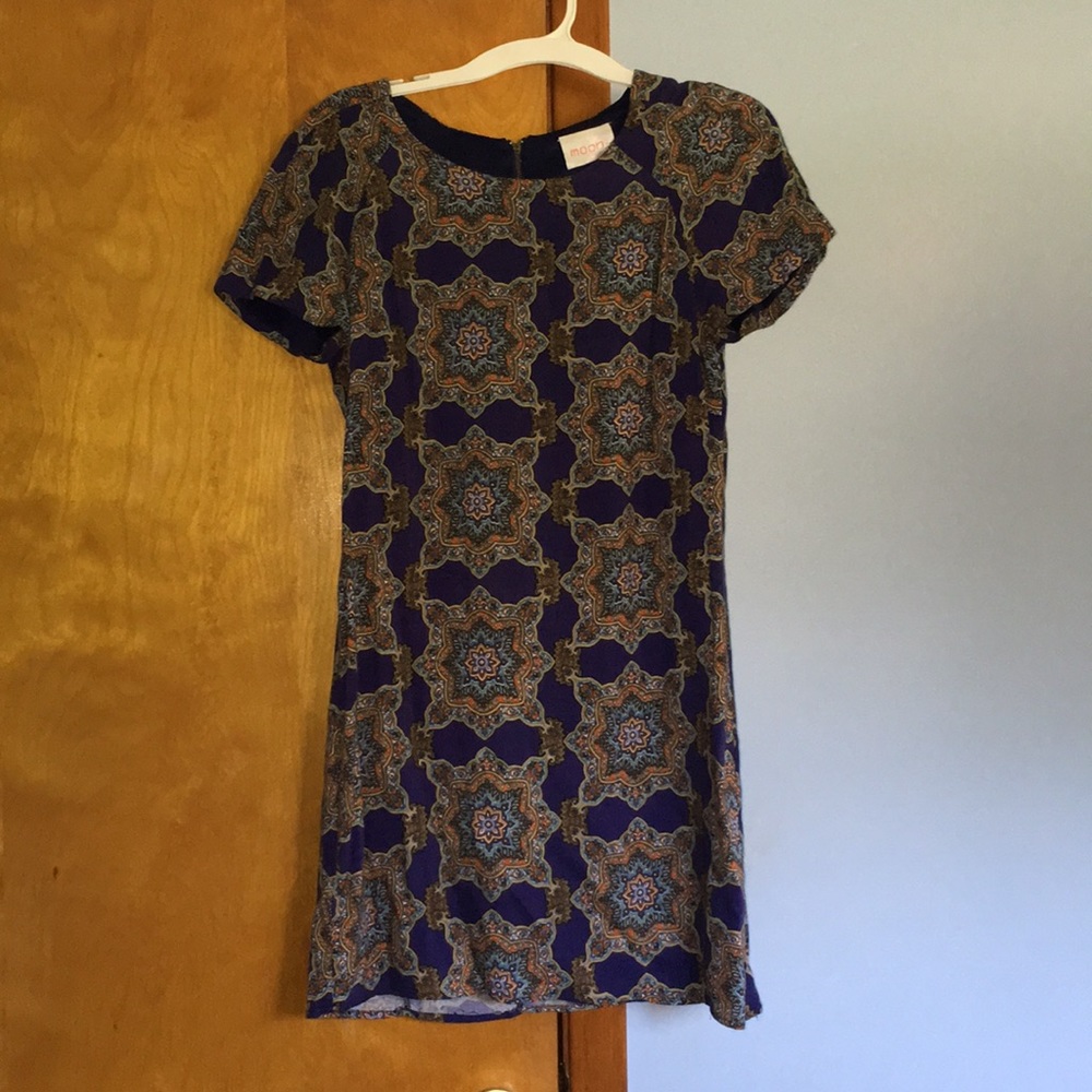 Adorable dress. Perfect for any occasion!